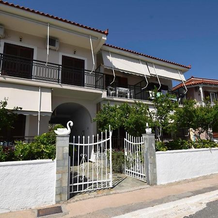 Tirós Mega Apartments מראה חיצוני תמונה