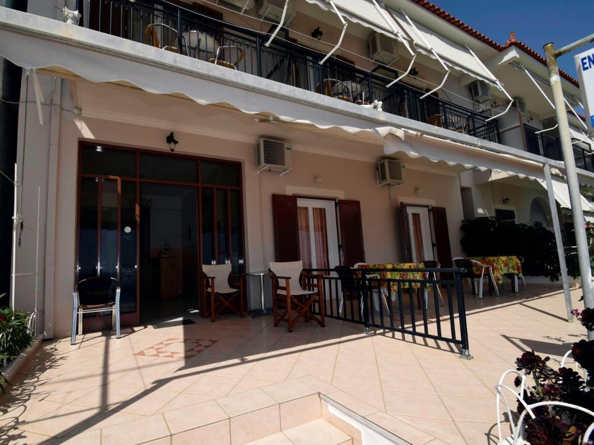 Tirós Mega Apartments מראה חיצוני תמונה